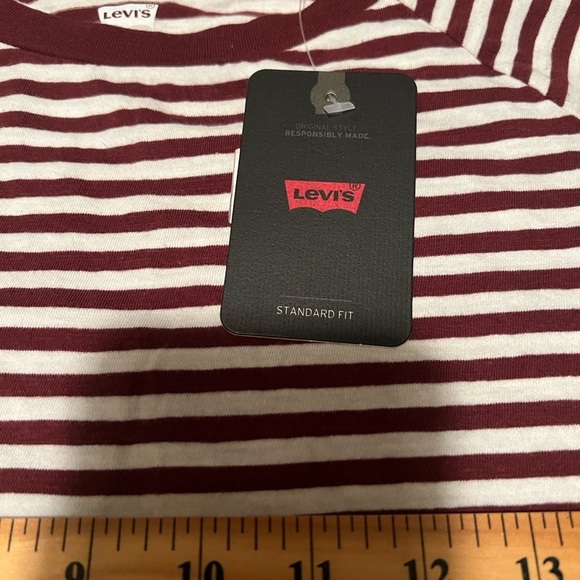Women's Levi's GAME DAY TEE Nova Stripe Burgundy
Red Size Extra Small (E2) - Picture 4 of 7